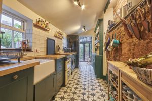 Kitchen- click for photo gallery